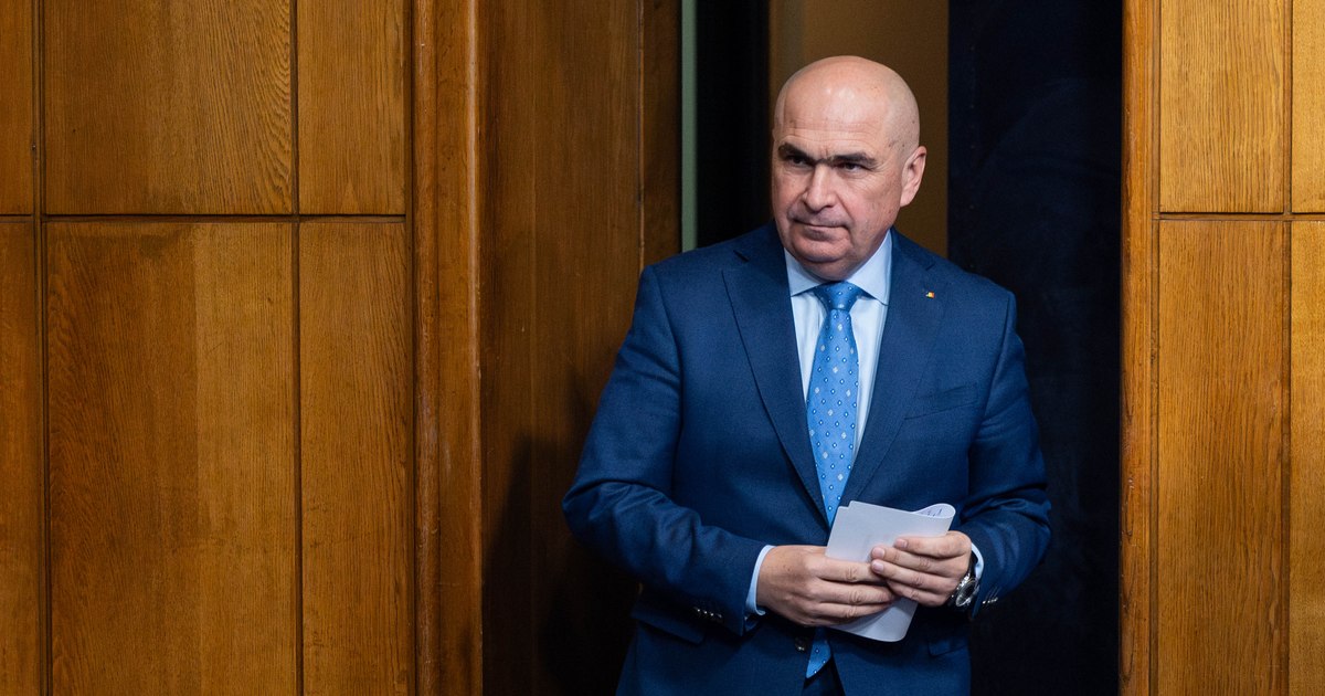 Ilie Bolojan gave the ministers a special gift before Christmas. He offered special cakes produced in Oradea