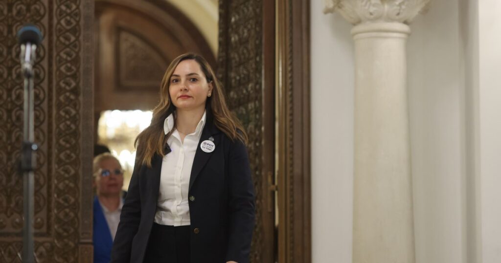 The POT group in the Chamber of Deputies risks being dissolved, due to a wave of resignations. Anamaria Gavrilă: "God help!"