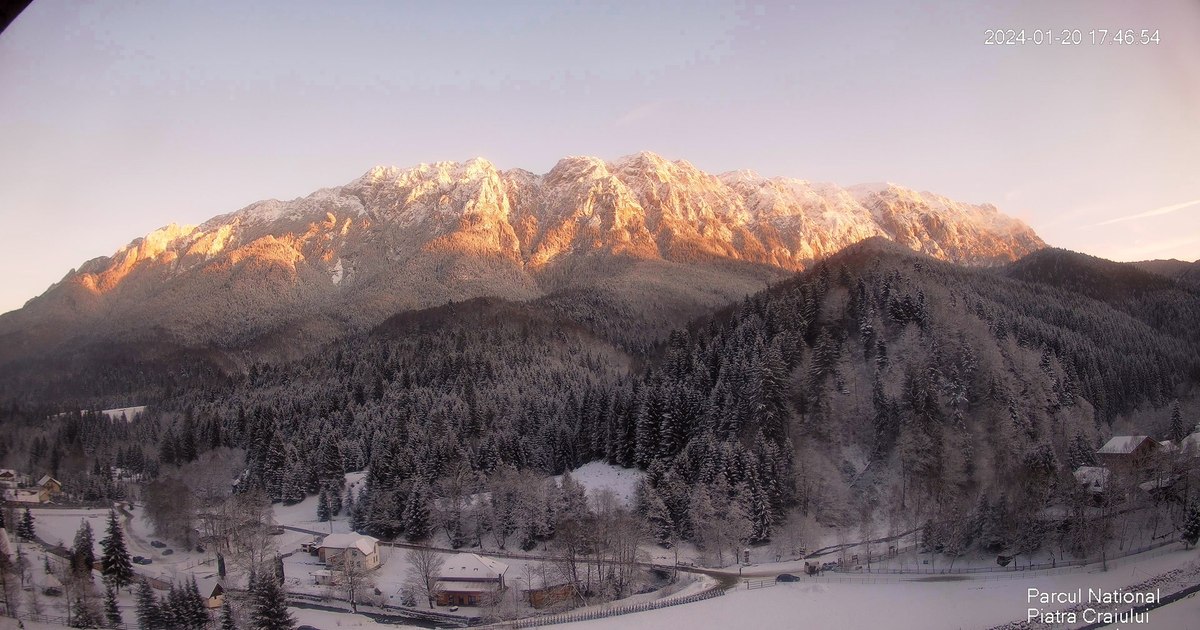 The dream hikes that almost every Romanian can afford. Fabulous routes accessible to families and amateurs even in winter