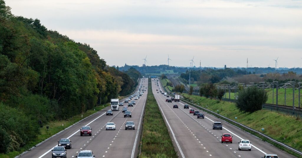 The longest road in Europe: the mega-highway that crosses 10 countries and stretches to Asia
