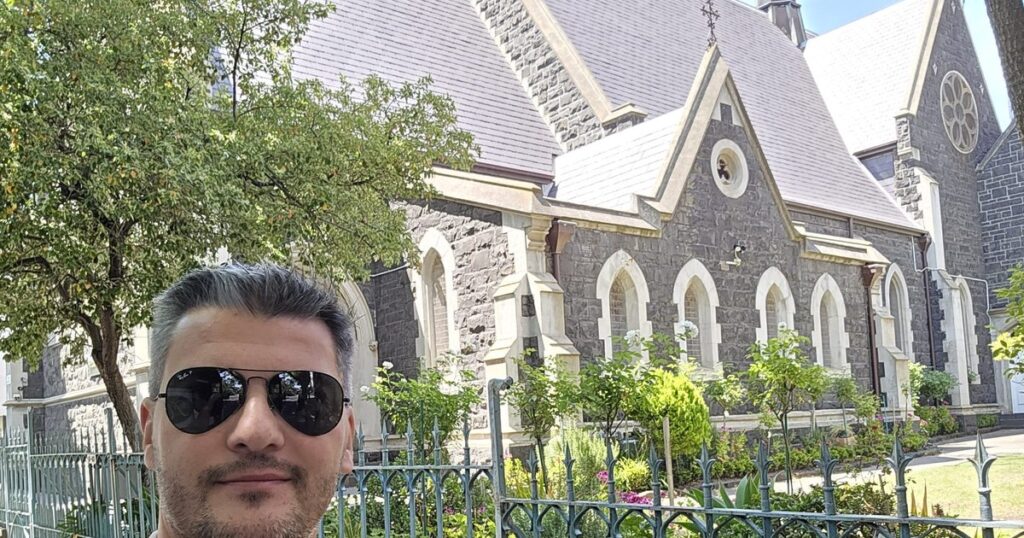 A piece of Romania, discovered at the End of the World. The emotional experience of a group of Romanian tourists in Melbourne, Australia