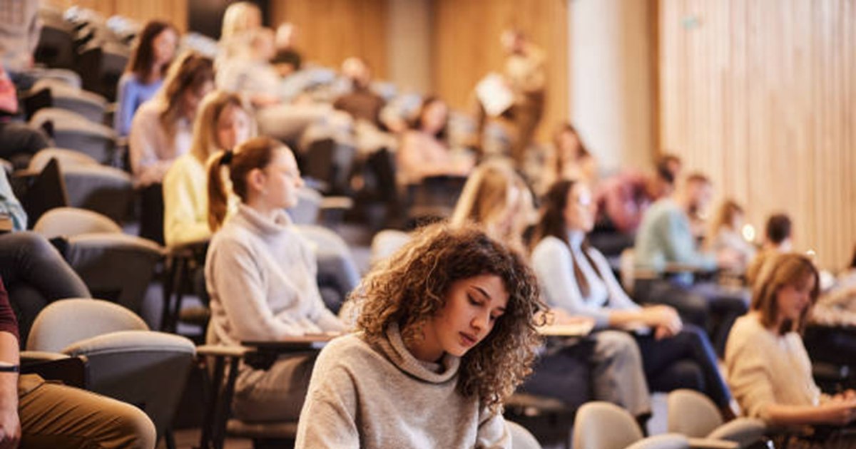 Analysis Vouchers for budgeted places at university? How the proposal of the rector of the University of Bucharest is seen