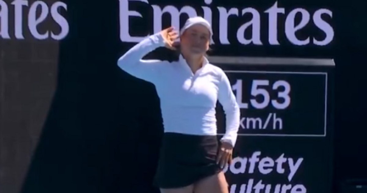 Controversial Australian Open qualification. She danced and entertained the fans in the stands after they booed her. "I love this kind of battle"
