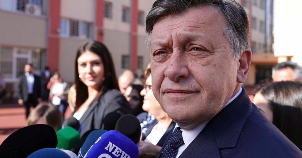 Crin Antonescu: "Romania doesn't really have a president, it's taken as a package, it's in the EU's baggage. We don't have a foreign policy"