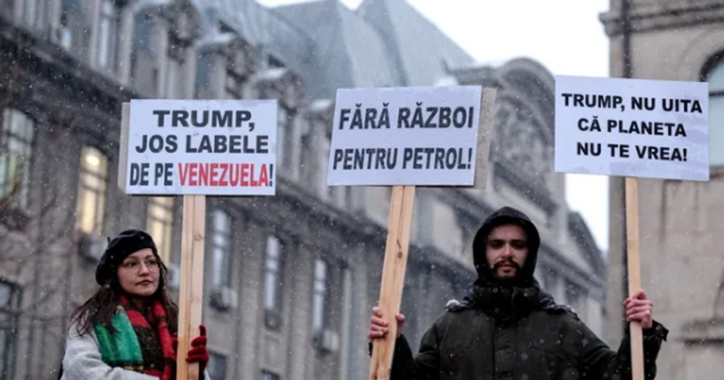 Elena Lasconi's daughter, present at a pro-Venezuela protest. "Trump, paws down"