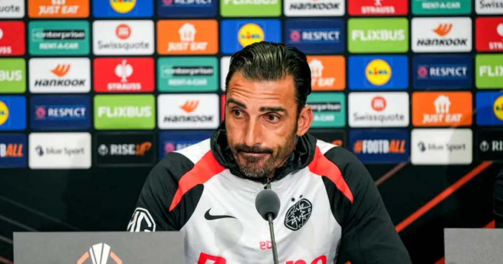 Frustration at its highest. They got into a fight, in the hallway, at halftime of the FCSB-Fenerbahce match. Elias Charalambous, in the foreground