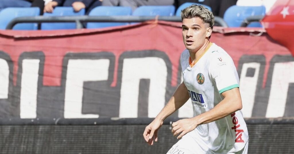 Ianis Hagi gave the Romanians a goal from a free kick. Success for Craiova and Dinamo