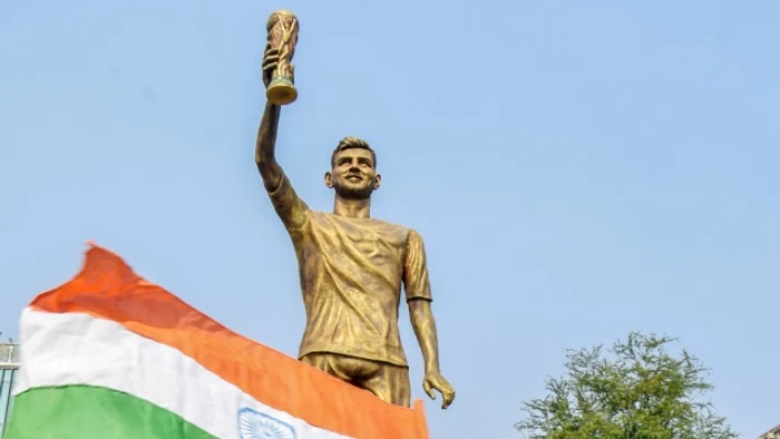 Asians deify the world champion PHOTO Facebook