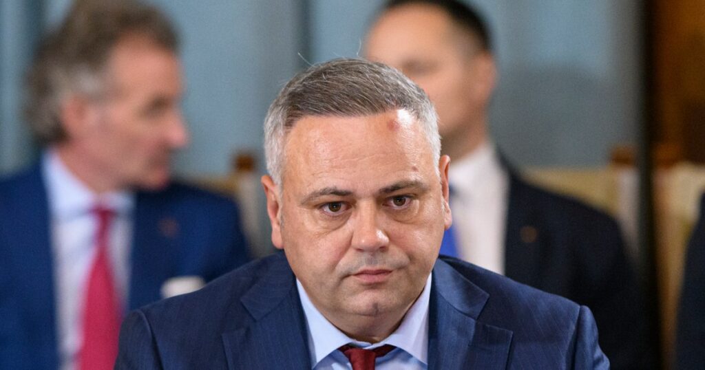 The Minister of Agriculture accuses Prime Minister Bolojan of lack of communication with ministers