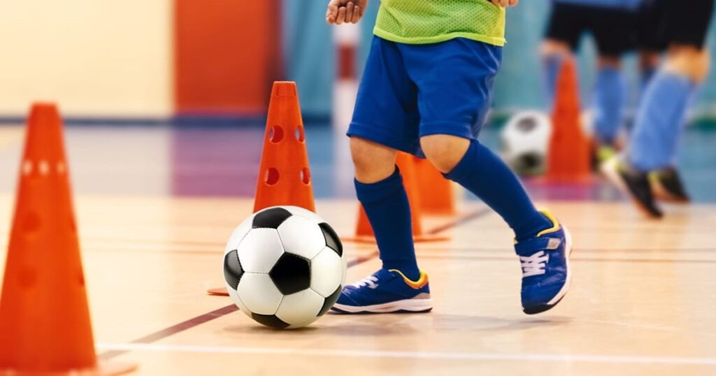 The first immersive sports class is launched in a school in Bucharest, an educational system that can prevent school dropouts