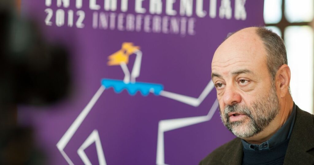 The reaction of the Hungarian State Theater in Cluj to the accusations of censorship, after the cancellation of the premiere of "The King Dies""