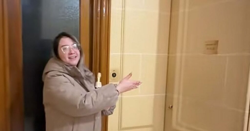 "They didn't tell me I was going to be in Harry Potter" video. The experience of a Romanian woman who found a secret door to the apartment reserved in Paris