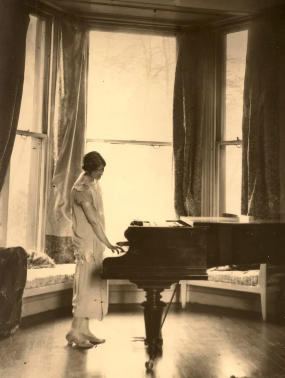Vera Moore at piano, private collection, anonymous photographer jpg