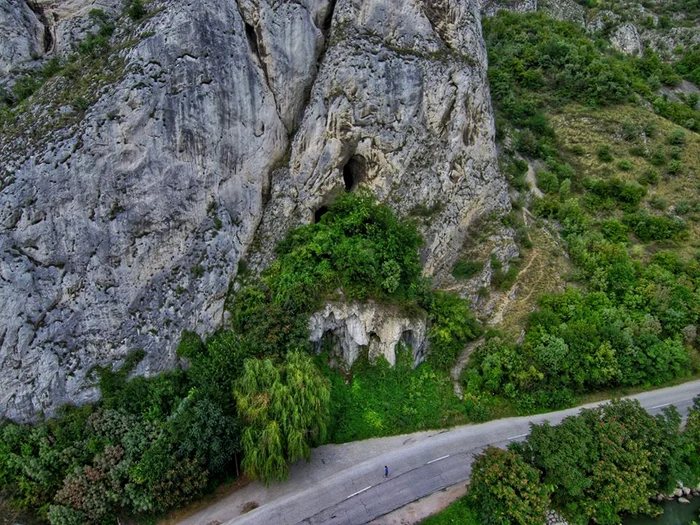 Gaura Cave with Fly. Photo Tourist Information Center Moldova Noua