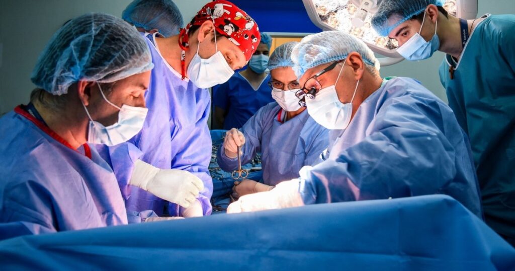 A quarter of a century of private medicine in Romania. SANADOR: "These years speak of continuity"