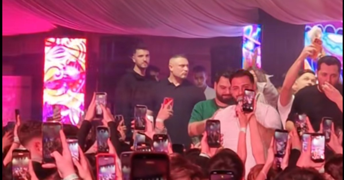 Alcohol, cigarettes and pranksters at a ball for high school students: "He didn't even start the first verse because he already received money, 500, 700, 1,000"