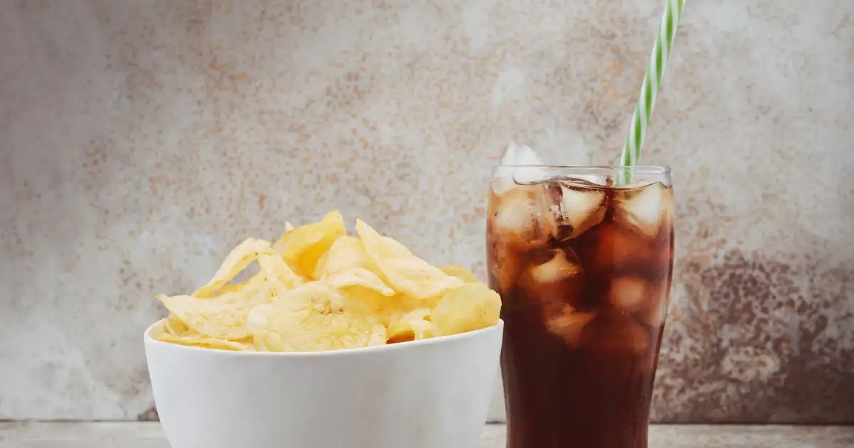 Analysis Why ultra-processed products are like cigarettes: "The industry premeditated this"