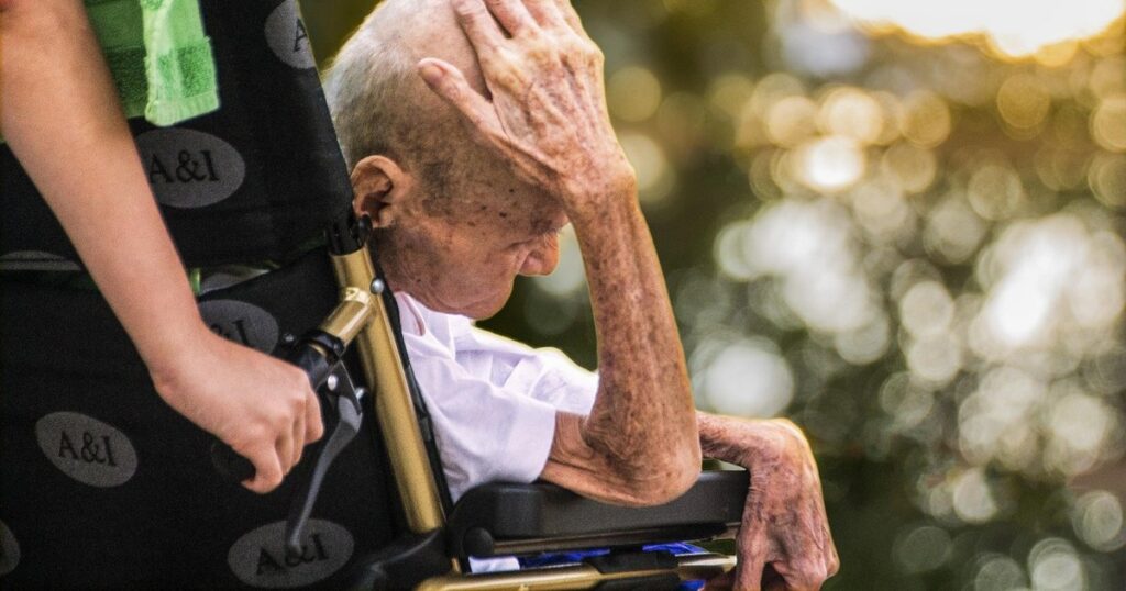 City halls, at a standstill: disabled people remain without financial support