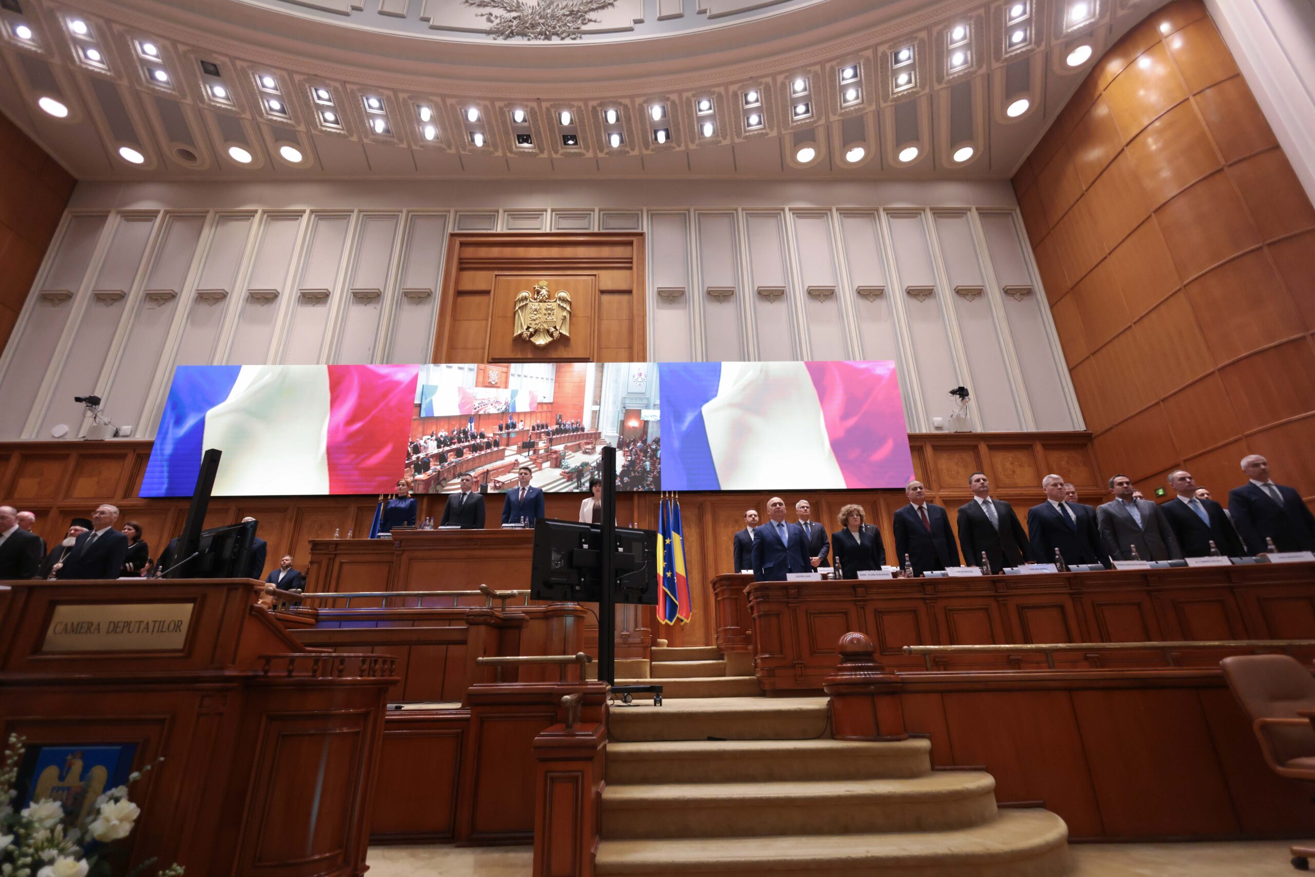 "Let us not be surprised at what will follow." An analyst explains the deep crisis of confidence in political institutions. Parliament, at minimum quotas