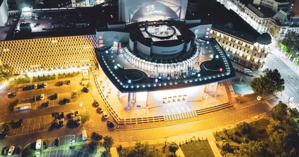 Protest by the actors of the Bucharest National Theater against a project of the Ministry of Culture that forces them to write daily reports