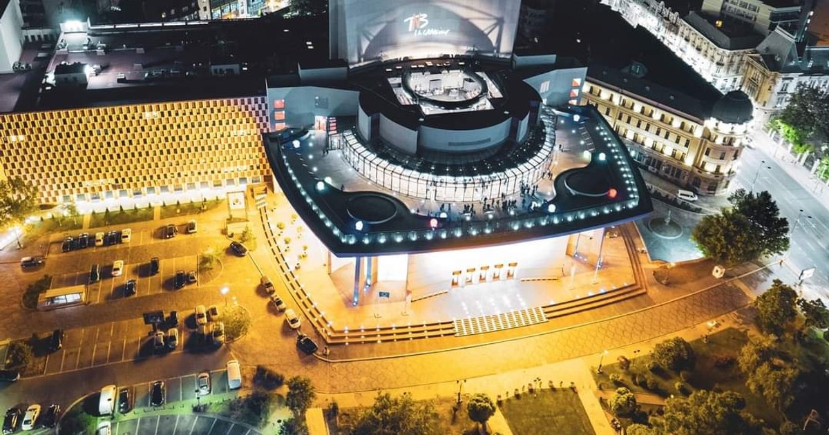 Protest by the actors of the Bucharest National Theater against a project of the Ministry of Culture that forces them to write daily reports