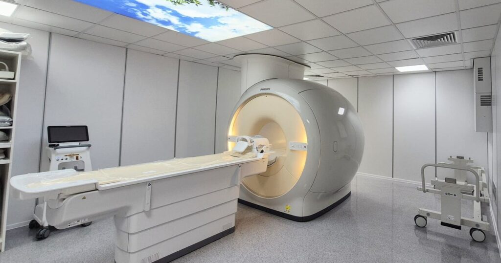 Radiotherapy 12 meters underground: What the manager of the University Hospital says about the armored bunker for oncology treatments
