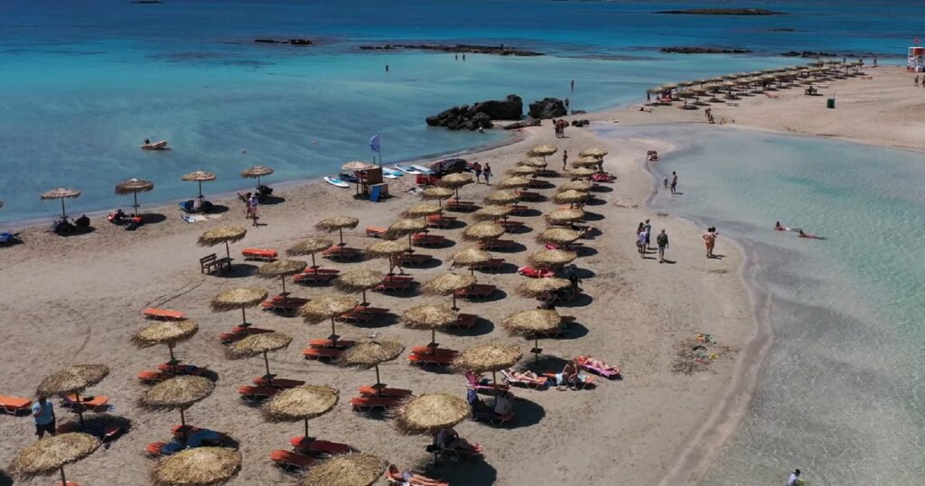 Romanians prefer escapades to the sea for a "mental reset" in 2026