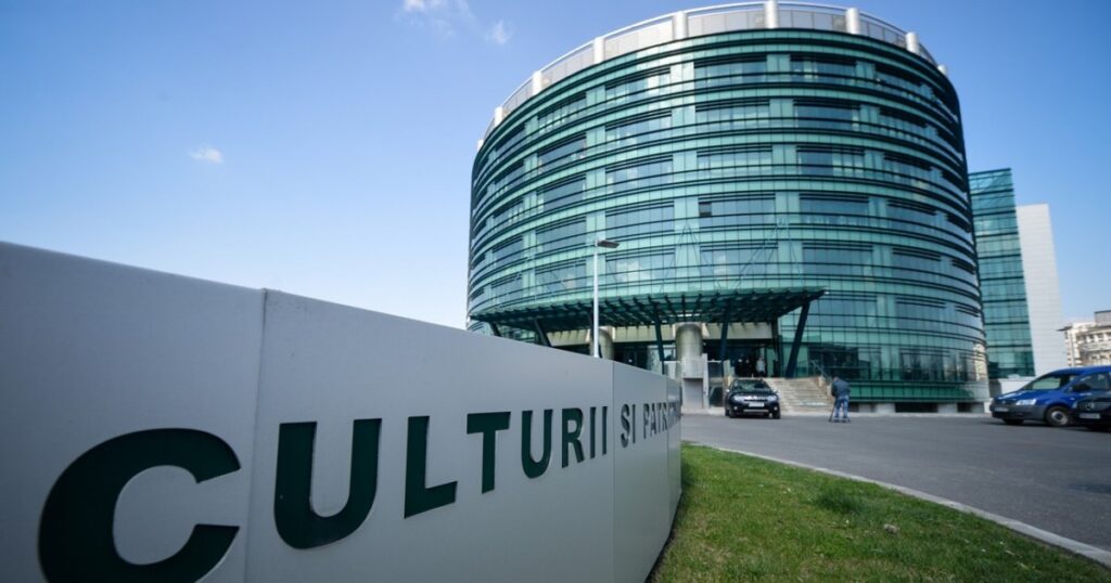 The Ministry of Culture withdraws the project regarding the daily reporting of the actors' activity, after the protests at the Bucharest National Theater