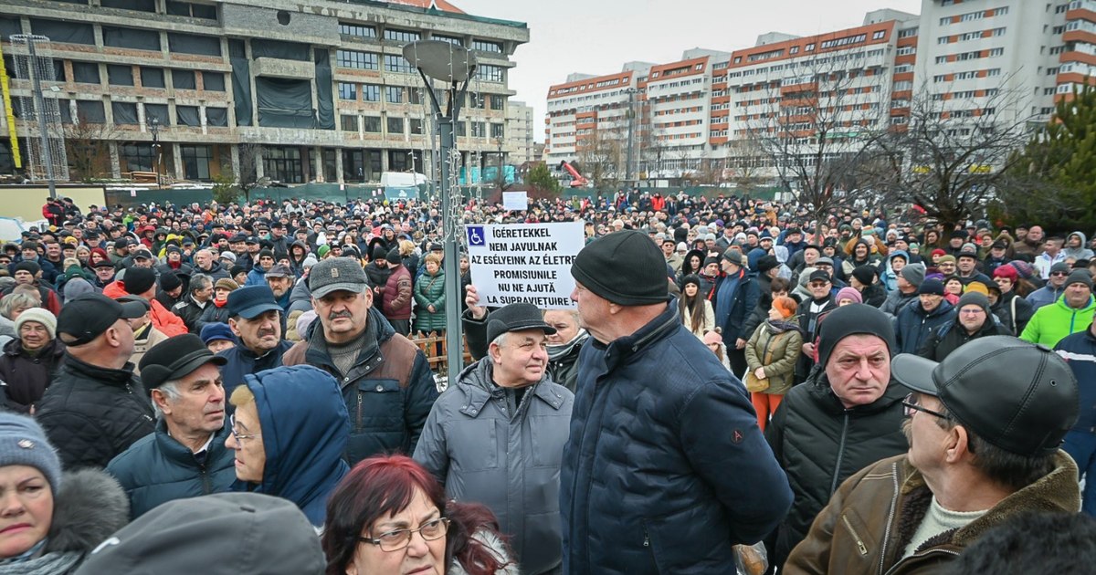 "The glass is full." Thousands of people protested in Miercurea Ciuc against the increase in fees and taxes
