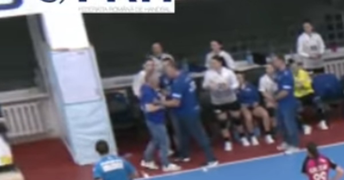 The phenomenon of scandalous coaches also affects handball. Burcea risks suspension, after an altercation with the opponent at the end of the match in the National League