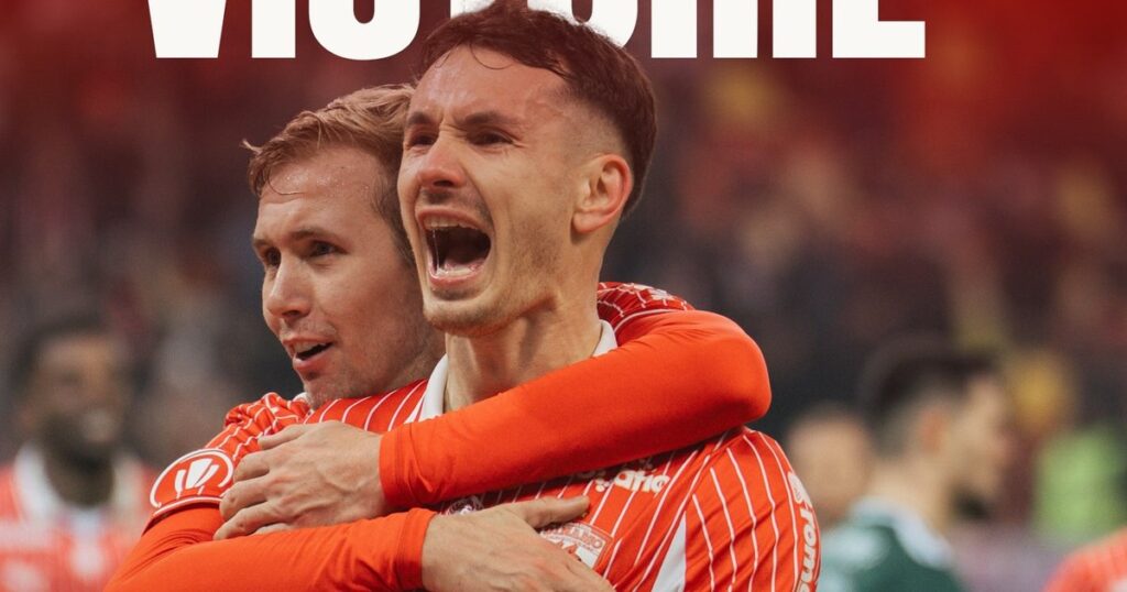 Video Dinamo doesn't let Craiova get away. The "dogs" struggled with Unirea Slobozia, but they are mathematically in the play-offs