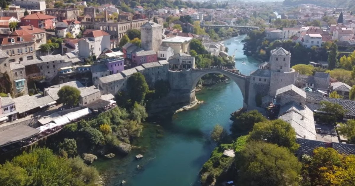 Video The European city that looks like something out of a fairy tale: the beauty of the historical buildings and the medieval bridge amazes tourists