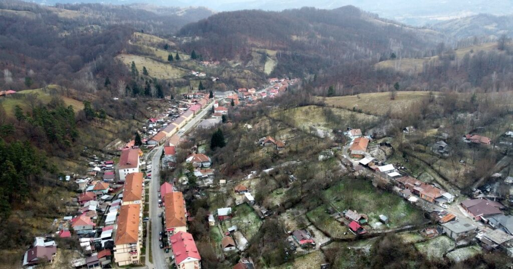 Video The poor town in Romania, shaken by earthquakes in 2023. Local woman: "We've been living in containers for three years. We can't do it anymore"