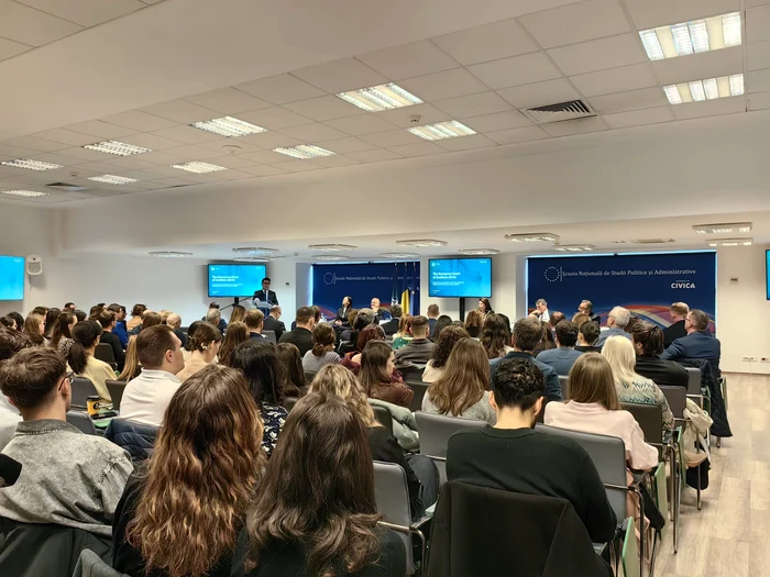 The debate organized by SNSPA, to which Pierre Moscovici was invited PHOTO Adevărul