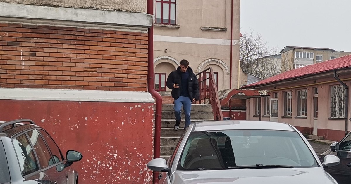 Bac 2026 simulation. High school students, excited about the subjects of the first test. "Weak results should make us think"