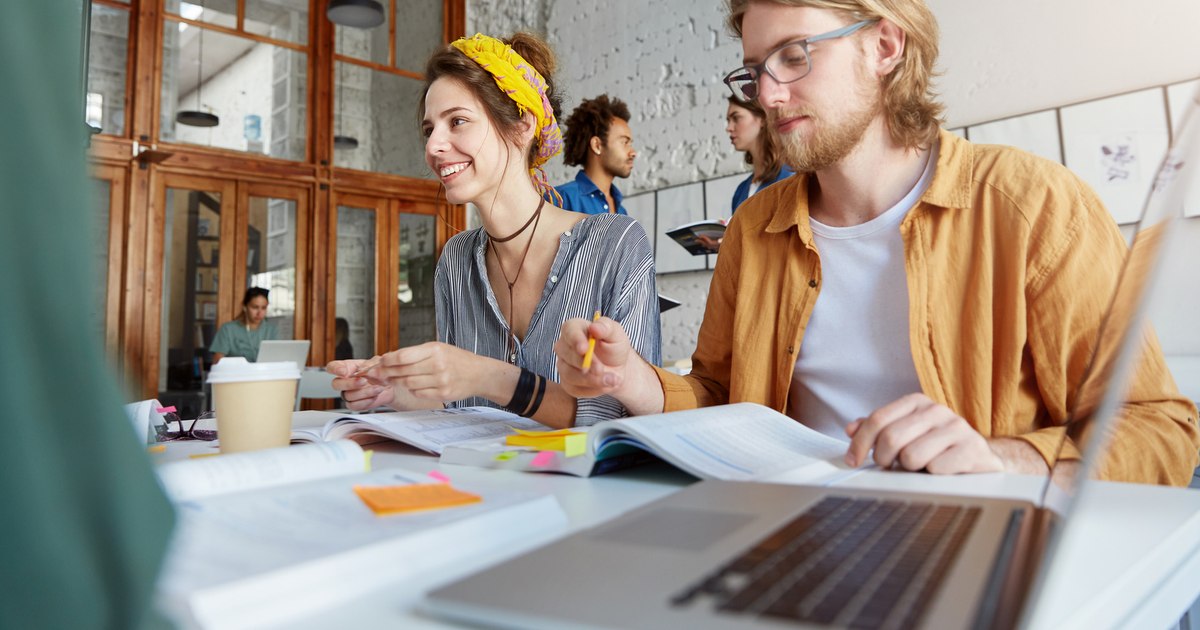 How many young Romanians support change and how many prefer things as they are. Remus Ștefureac's explanations