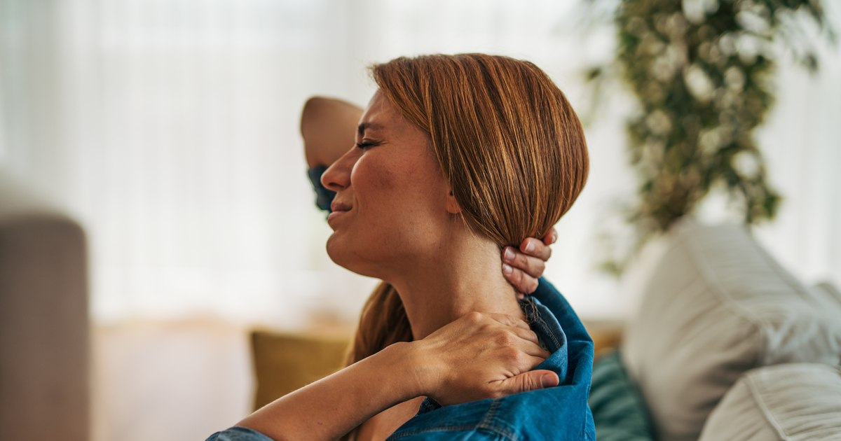 Pinched Nerve: Symptoms Your Body Isn't Randomly Transmitting