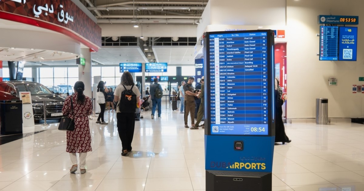 The drama of a Romanian family stuck in Abu Dhabi because of the puppy: "It's like abandoning my child"