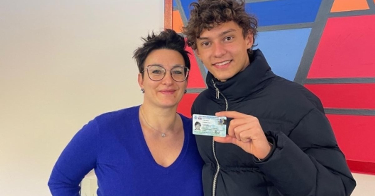 The hero of the day in Formula 1, Kimi Antonelli, had trouble getting his driver's license