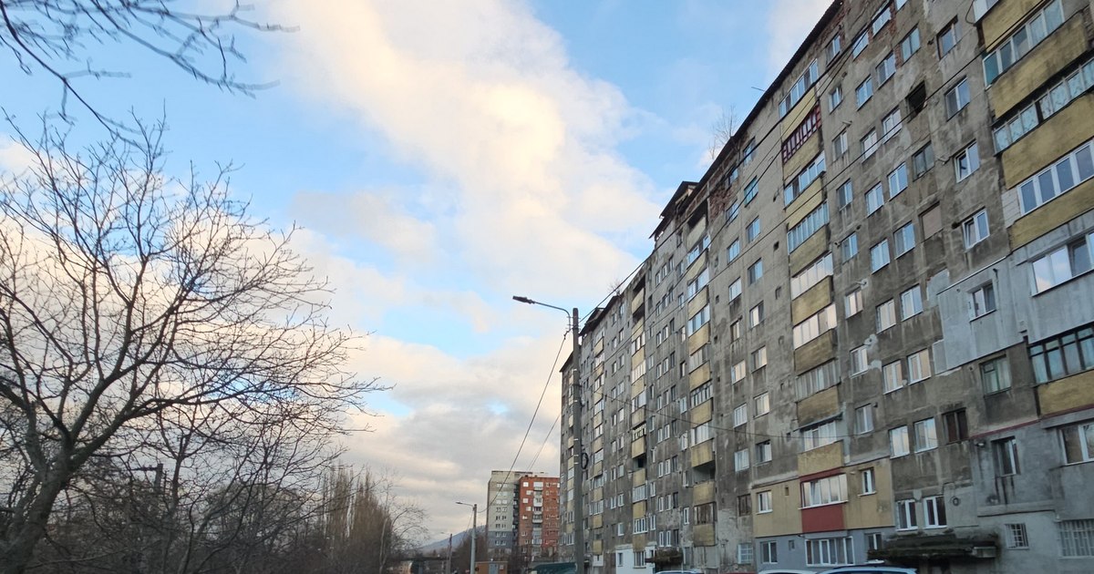 The needy renter generation: "I can't even afford a studio apartment in a small town, no matter how hard I work"