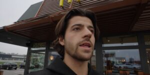 Video The reaction of a tourist who discovered the trap behind the offer of 27,000 euros in a Swiss village: “Pretty crazy”