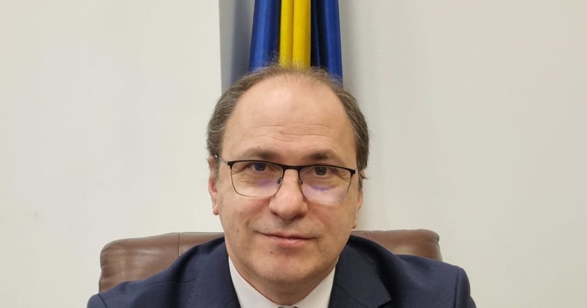 Who is Mihai Dimian, the PNL proposal for the position of Minister of Education