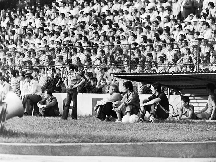 Mircea Lucescu and Răzvan Lucescu in Hunedoara, 1981. Photo: Aurel Herlea