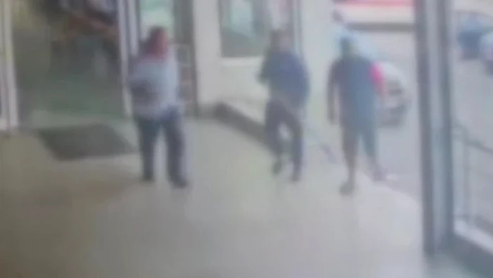 Capture from the surveillance cameras at Saint Pantelimon via Digi 24