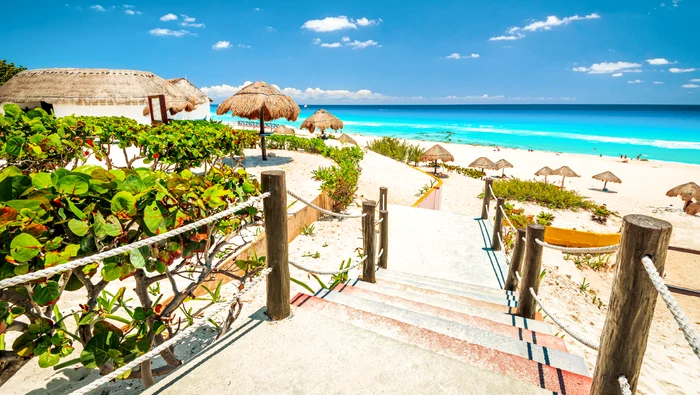 What does the exotic holiday of Romanians look like in winter 20262027 Dreamliner direct to Mexico Dominican Republic Bangkok and Vietnam departing from Bucharest Mexico png