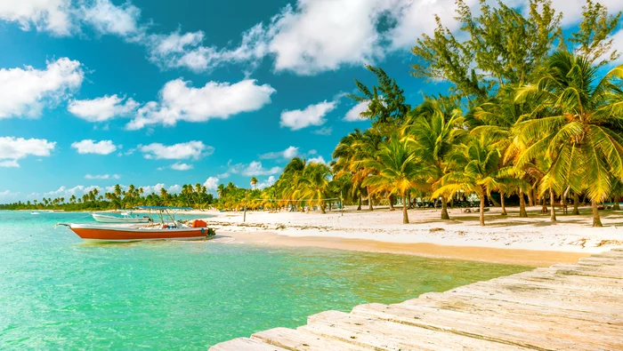 What does the exotic vacation of Romanians look like in winter 20262027 Dreamliner direct to Mexico Dominican Republic Bangkok and Vietnam departing from Bucharest Dominican Republic png