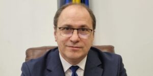 Analysis The Minister of Education puts the poor results in simulations on the shoulders of parents. Director: “The parent is missing from the child’s life, gone abroad to work”