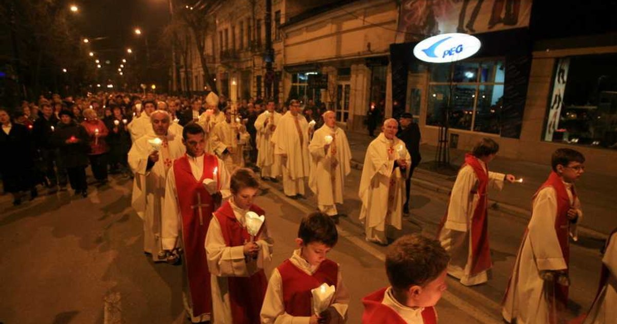 Easter for Catholics. What are the traditions on April 5th?