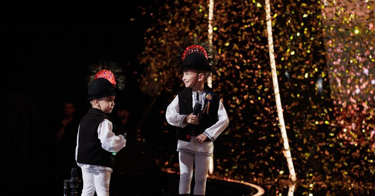 Golden Buzz video contested at "Romanians have Talent". Two brothers brought the hall to their feet, but divided the Internet: "Kindergarten play"