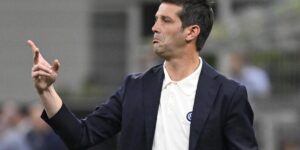 Italy, at Chivu’s feet. The Romanian coach receives applause from thousands of kilometers away